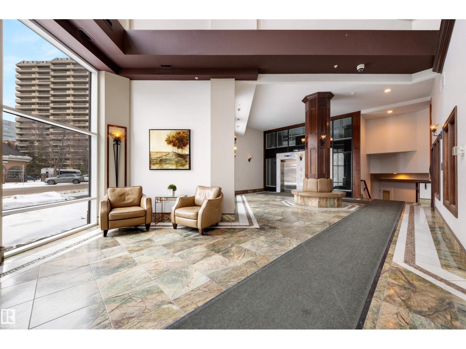 #906 10142 111 ST NW - 22