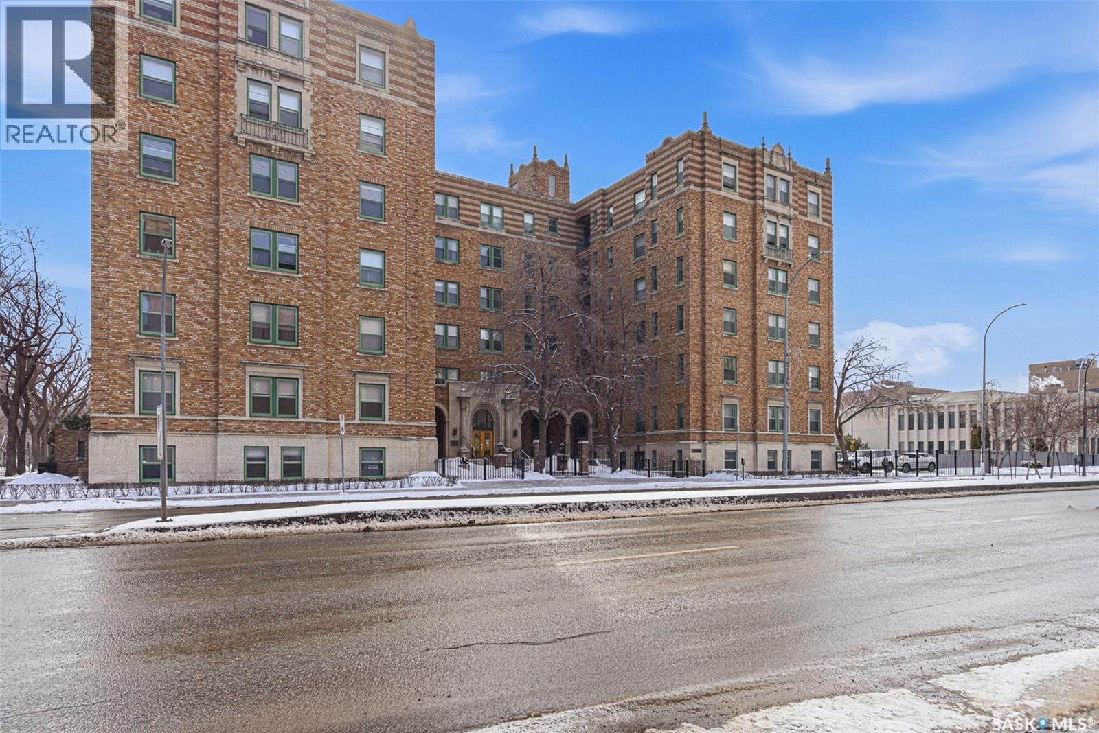 #214 2305 Victoria AVENUE - Image 2