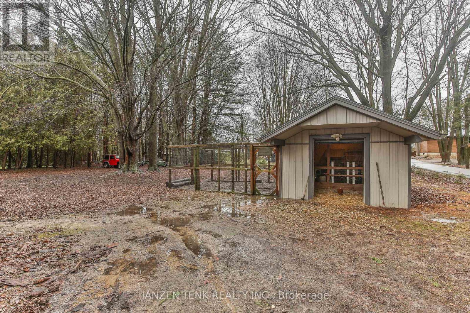 9114 ROGERS ROAD — photo 40