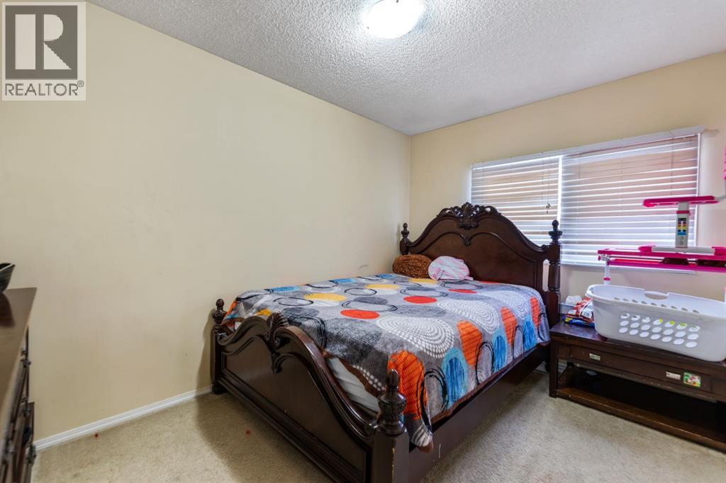 Single Family House for Sale in  Falton Way NE Falconridge Calgary 