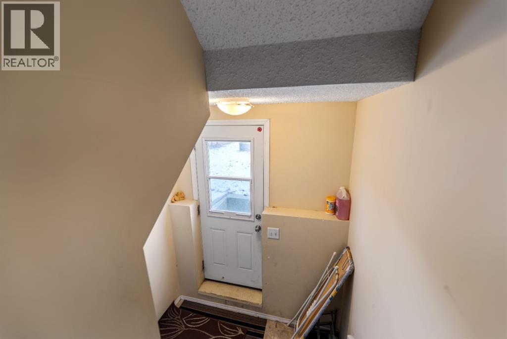 Single Family House for Sale in  Falton Way NE Falconridge Calgary 