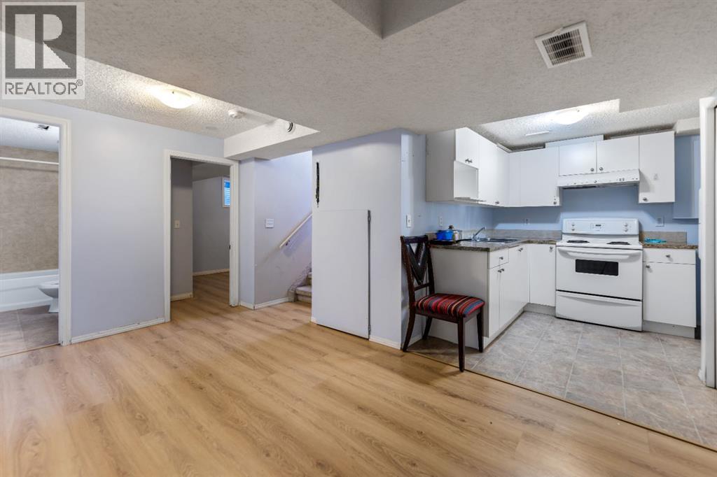 Single Family House for Sale in  Falton Way NE Falconridge Calgary 