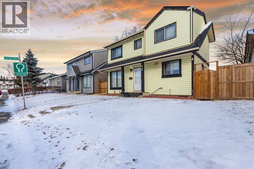 Single Family House for Sale in  Falton Way NE Falconridge Calgary 