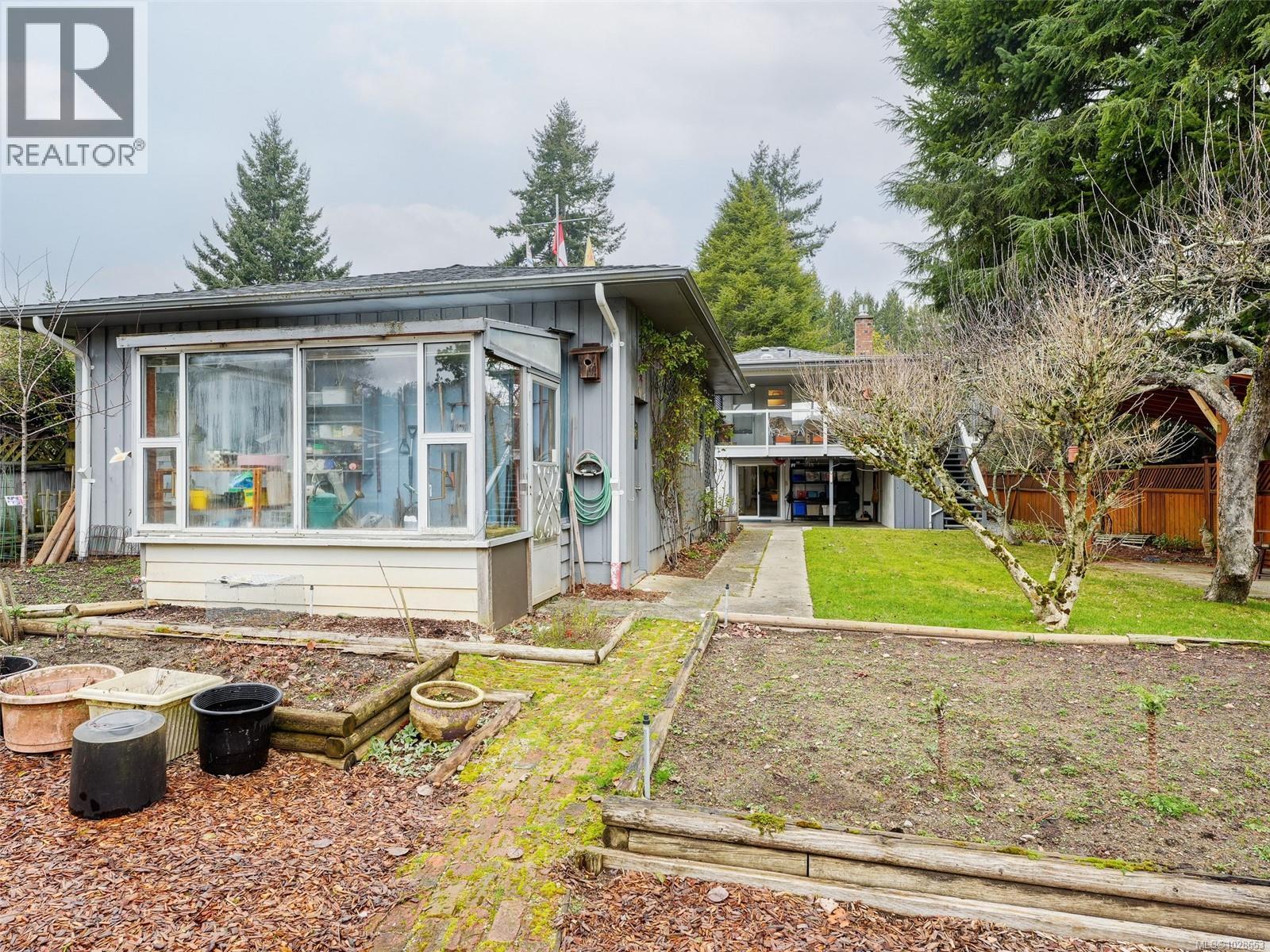 985 SUTCLIFFE RD - 22