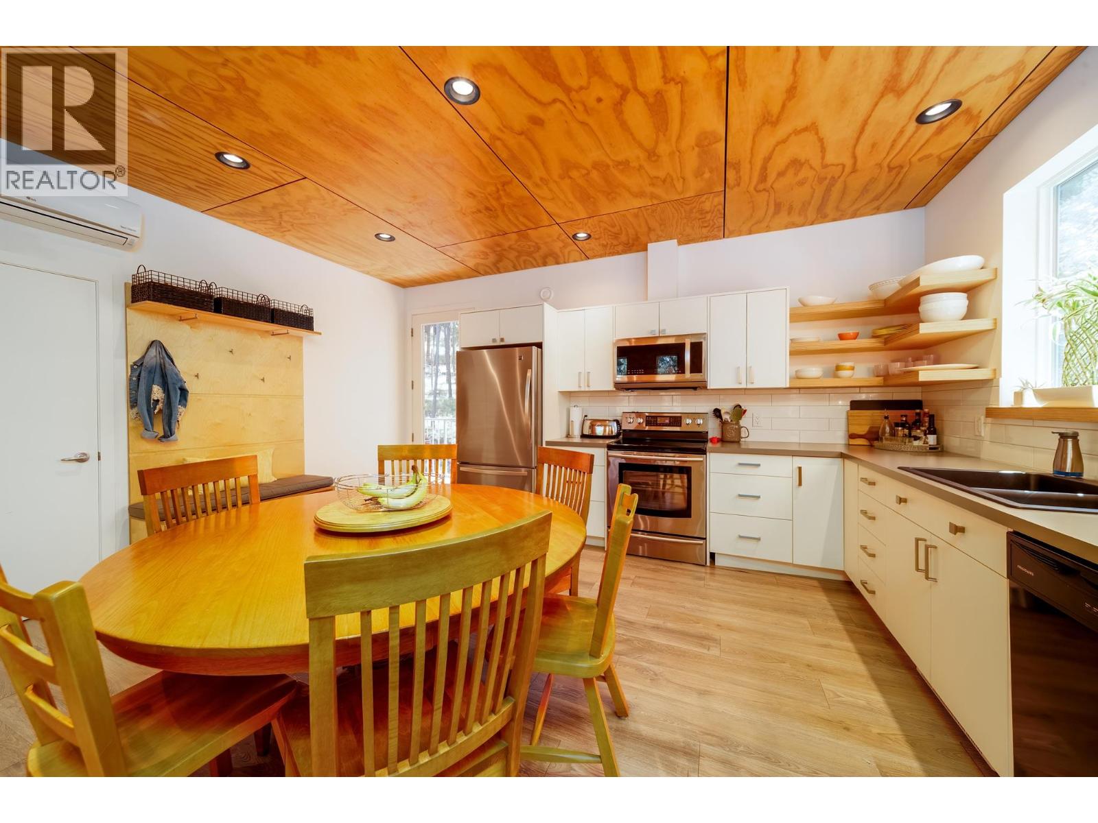 16355 Barkley Road, Lake Country