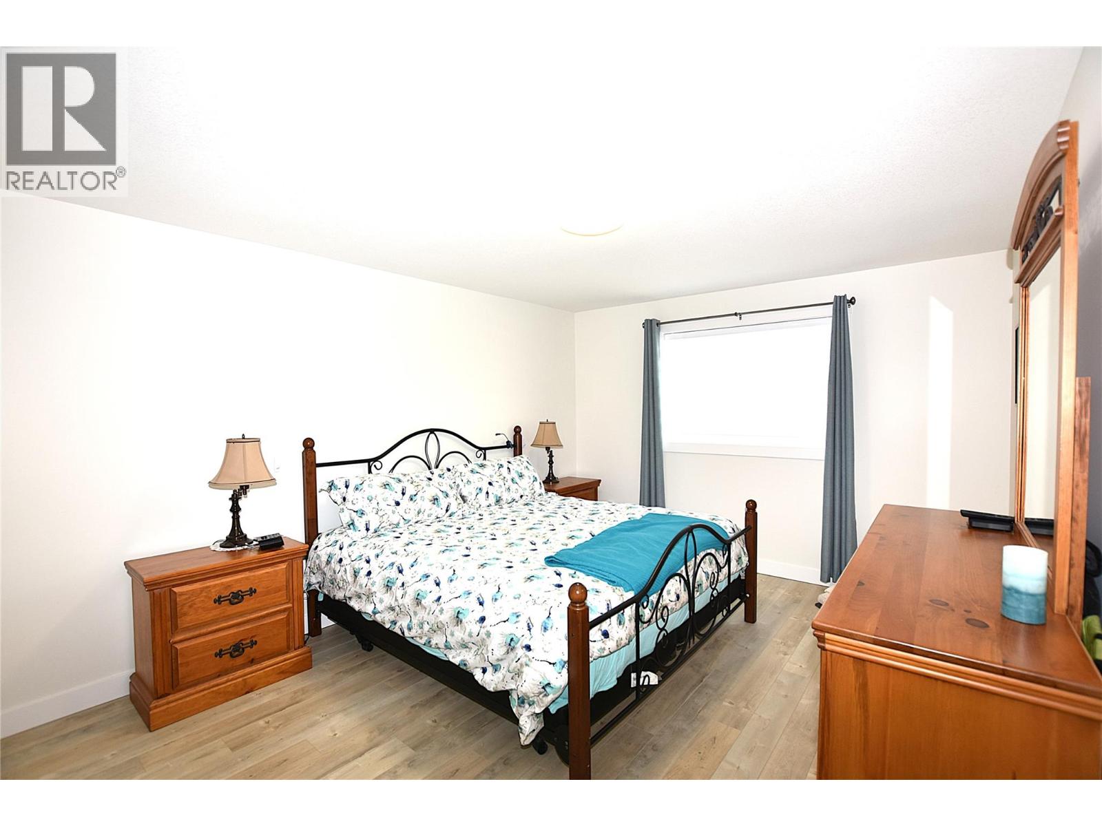 233 234 Falcon Avenue, Vernon