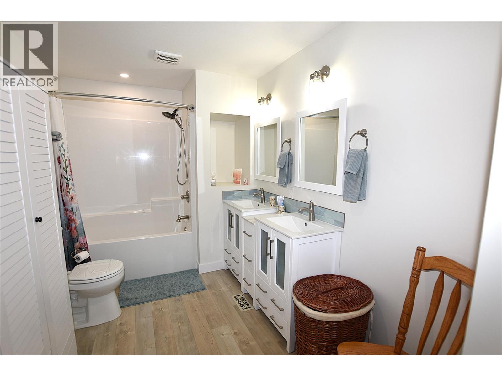 233 234 Falcon Avenue, Vernon