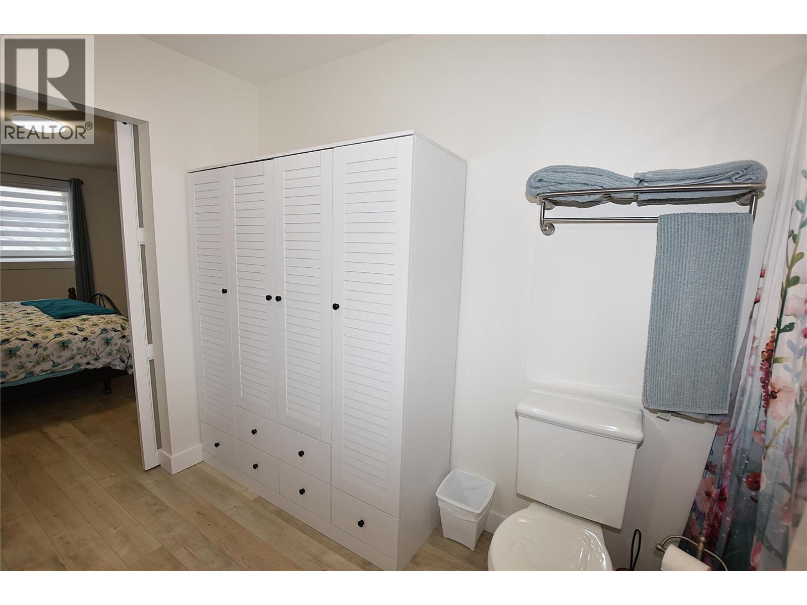 233 234 Falcon Avenue, Vernon