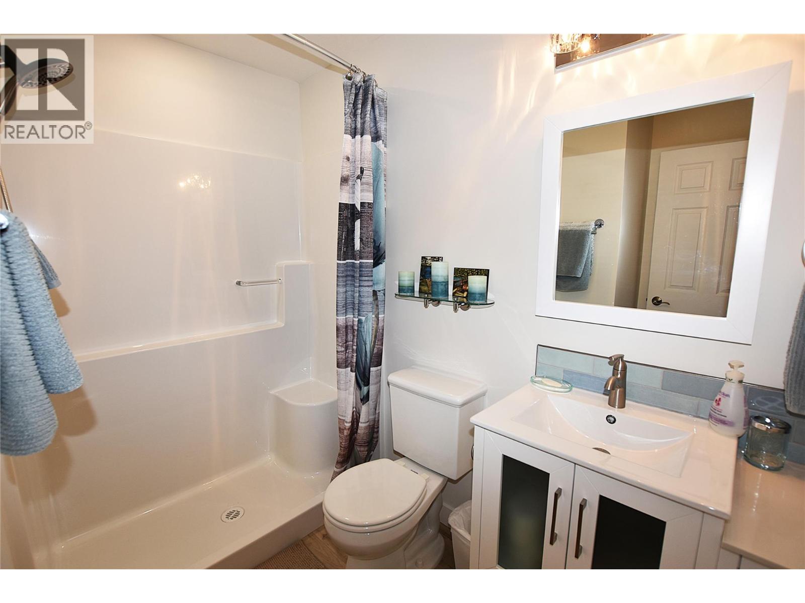 233 234 Falcon Avenue, Vernon