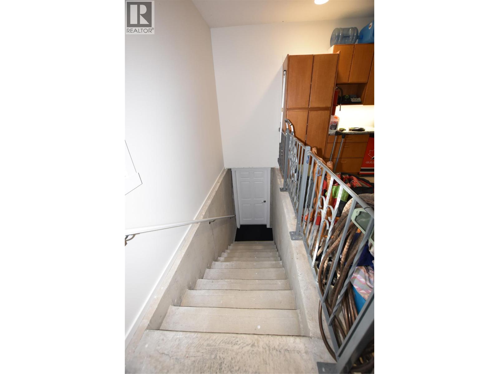 233 234 Falcon Avenue, Vernon