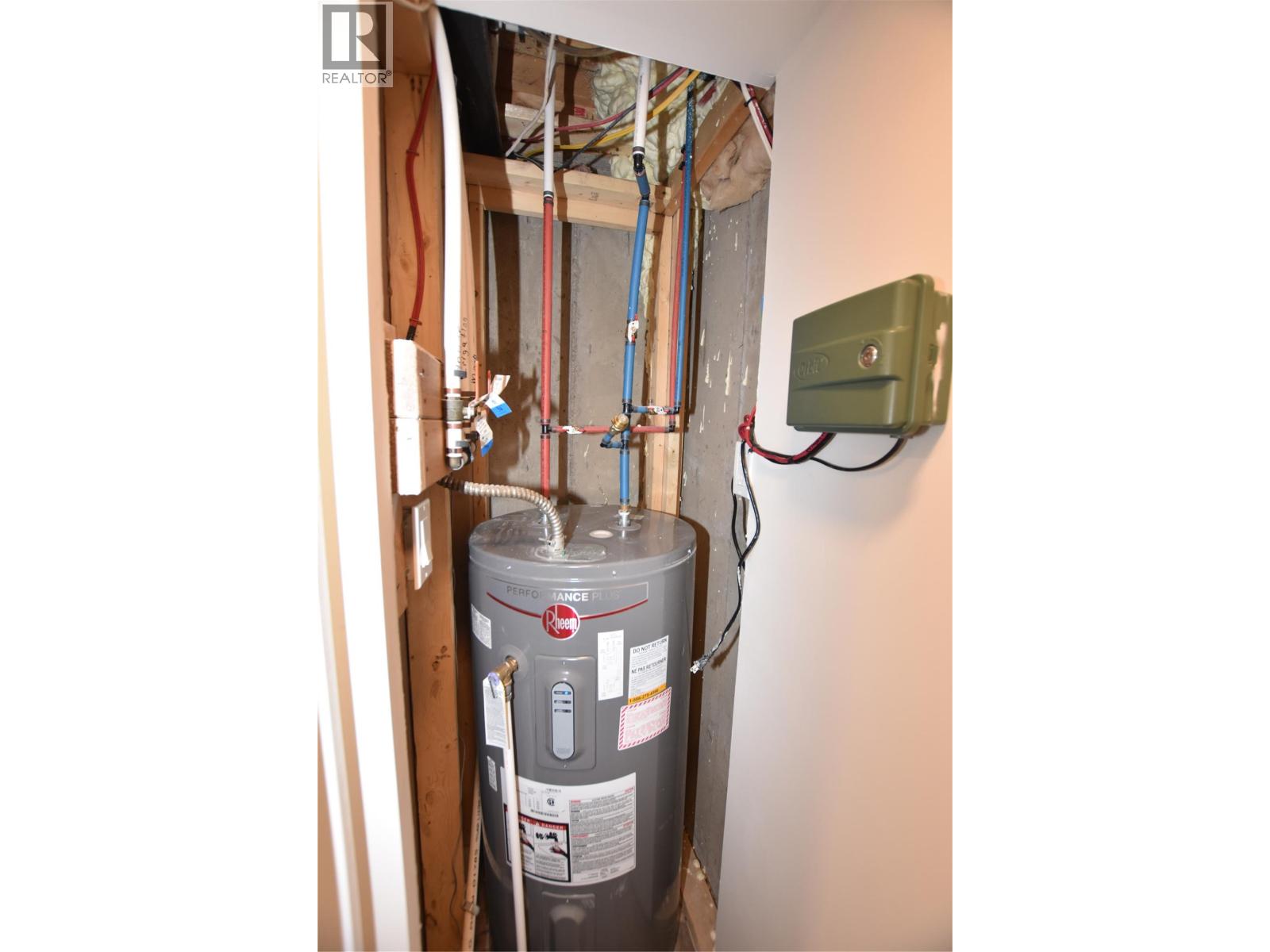 233 234 Falcon Avenue, Vernon