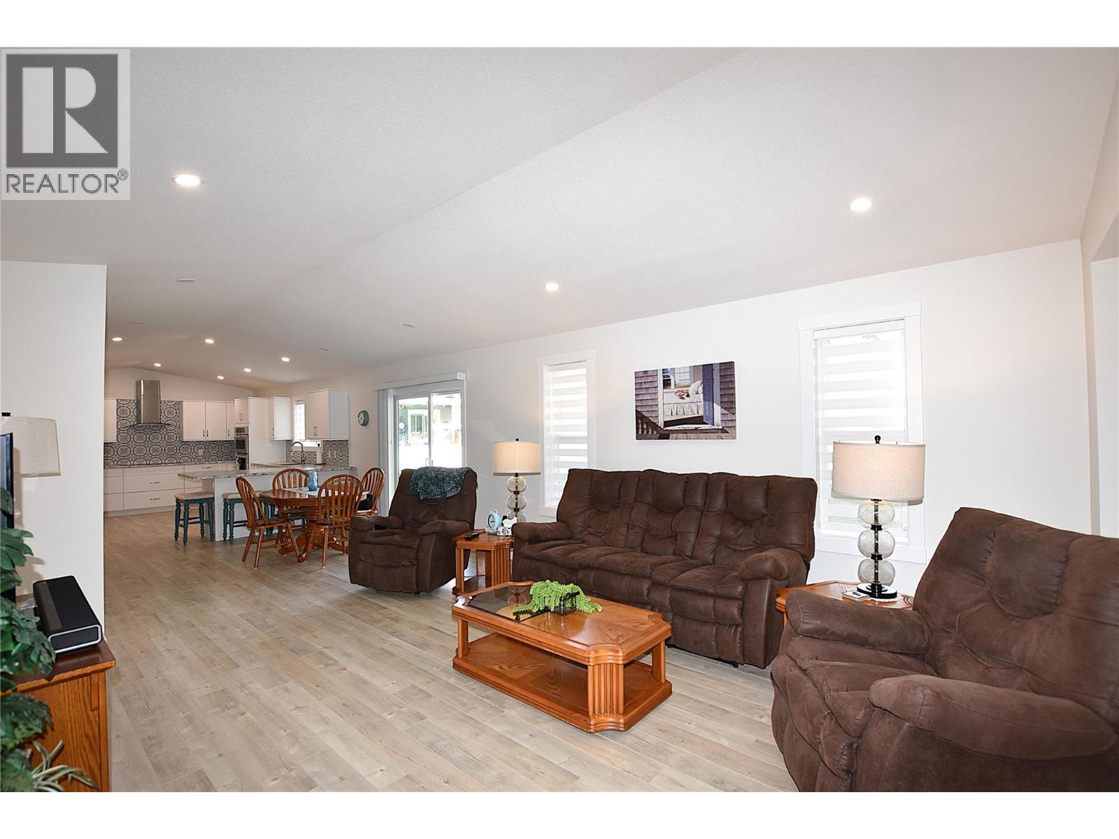 233 234 Falcon Avenue, Vernon