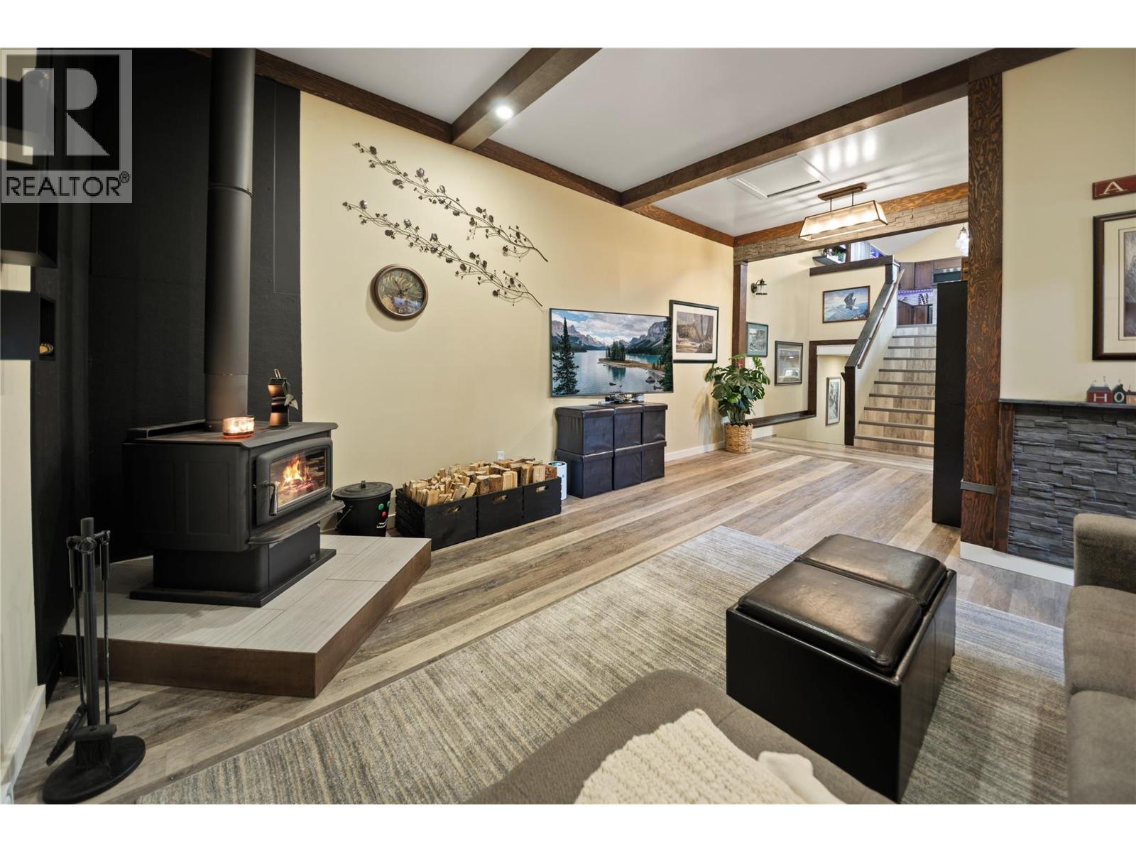 7527 Park Drive West, Radium Hot Springs