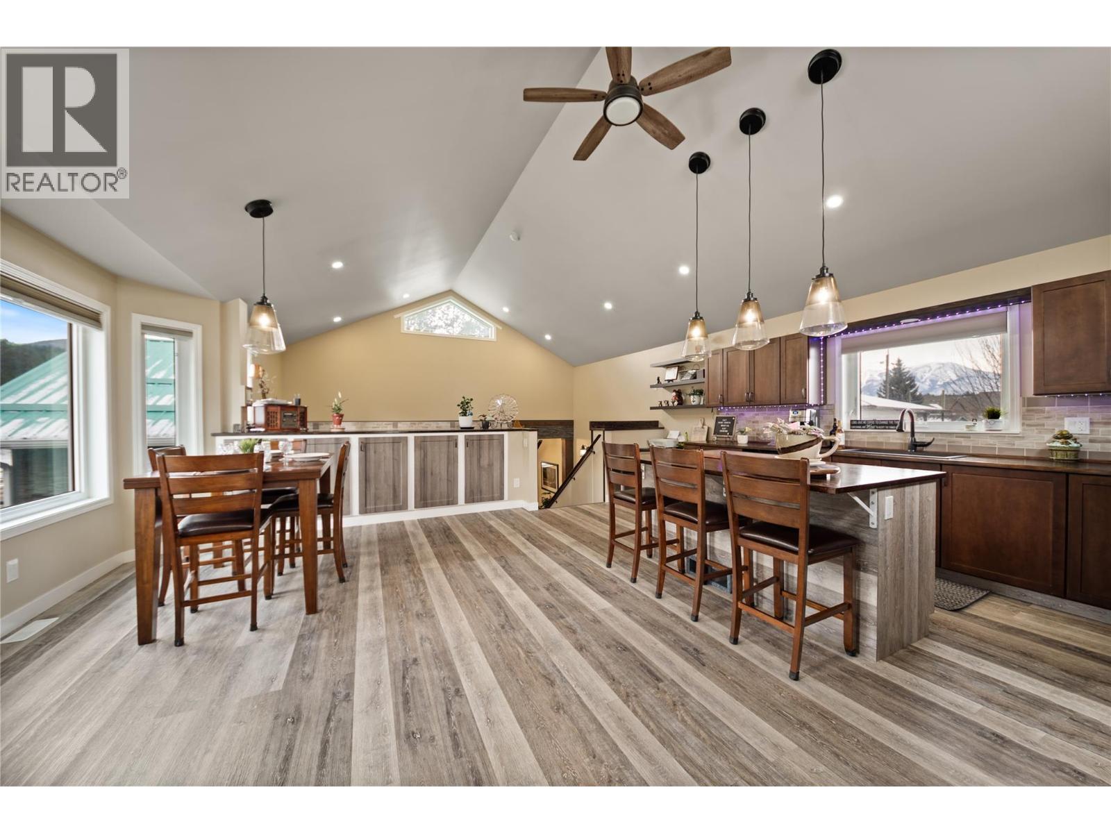 7527 Park Drive West, Radium Hot Springs