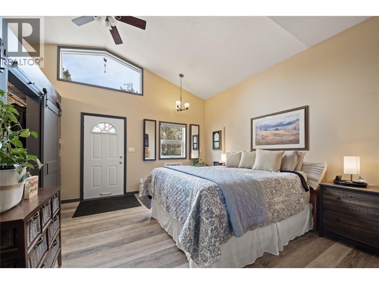 7527 Park Drive West, Radium Hot Springs