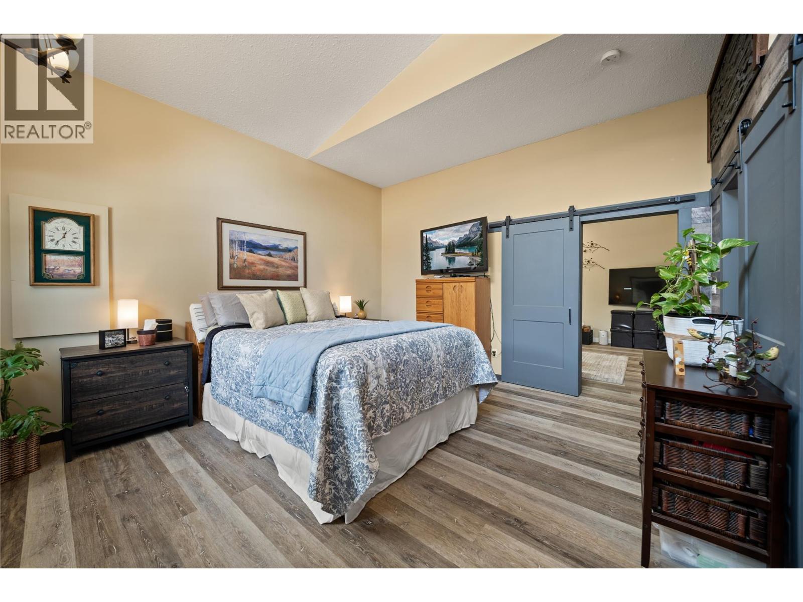 7527 Park Drive West, Radium Hot Springs