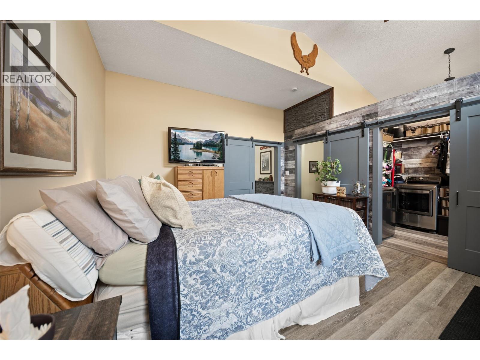 7527 Park Drive West, Radium Hot Springs