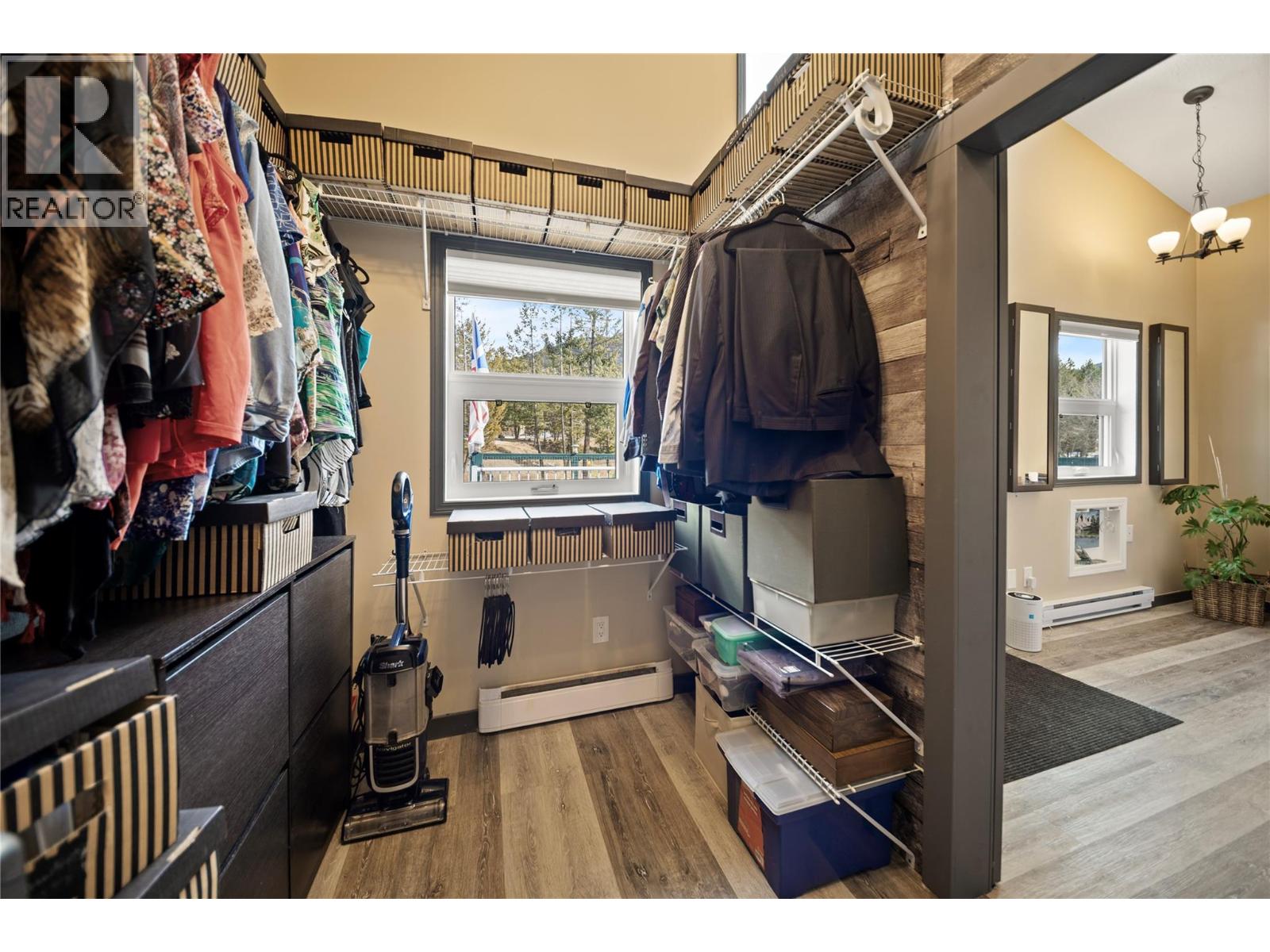 7527 Park Drive West, Radium Hot Springs