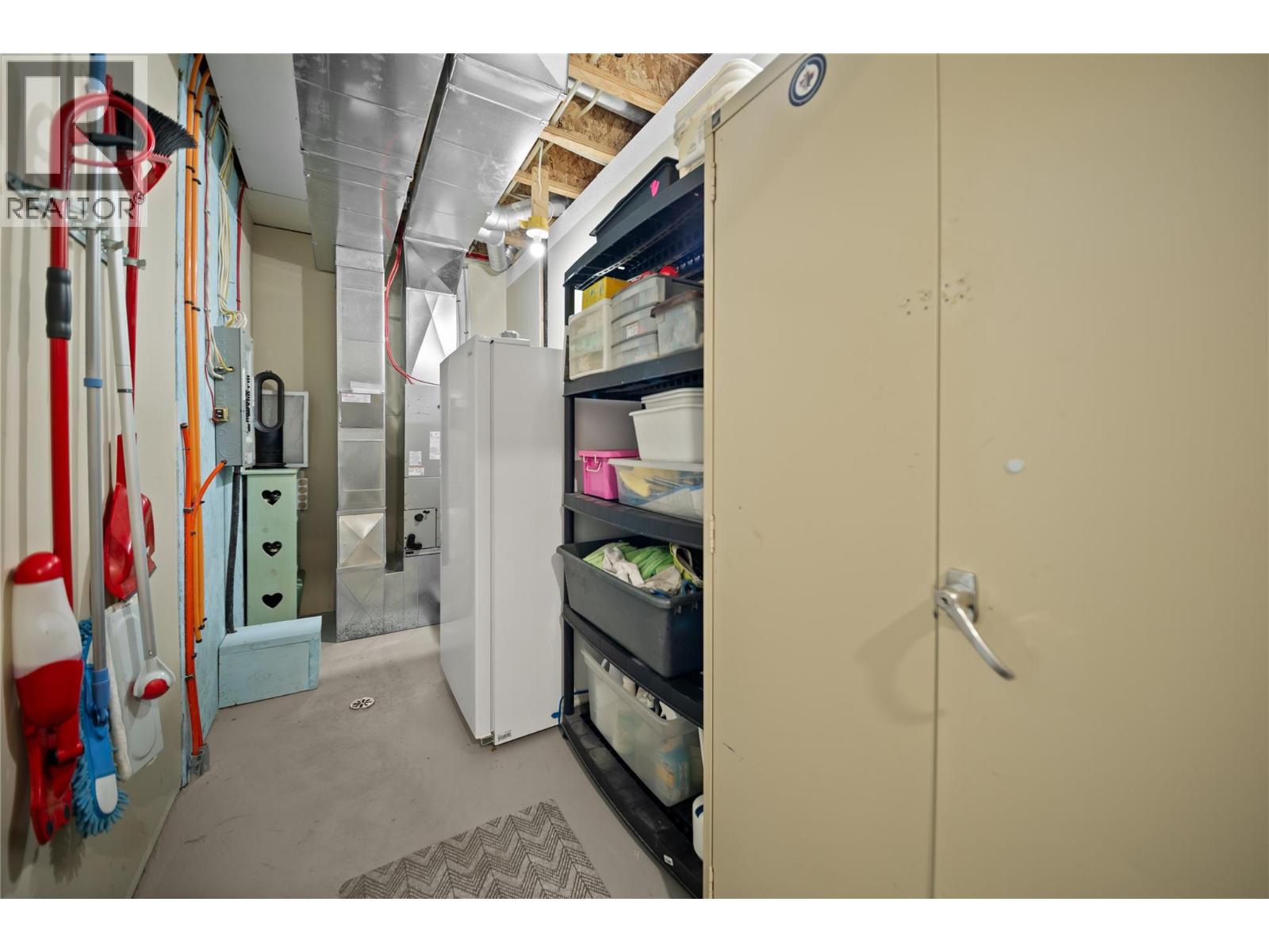 7527 Park Drive West, Radium Hot Springs