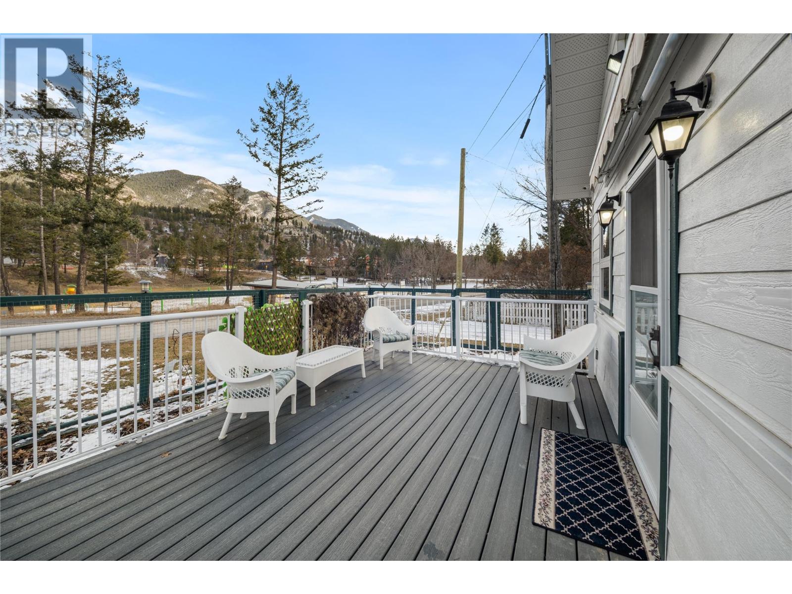 7527 Park Drive West, Radium Hot Springs