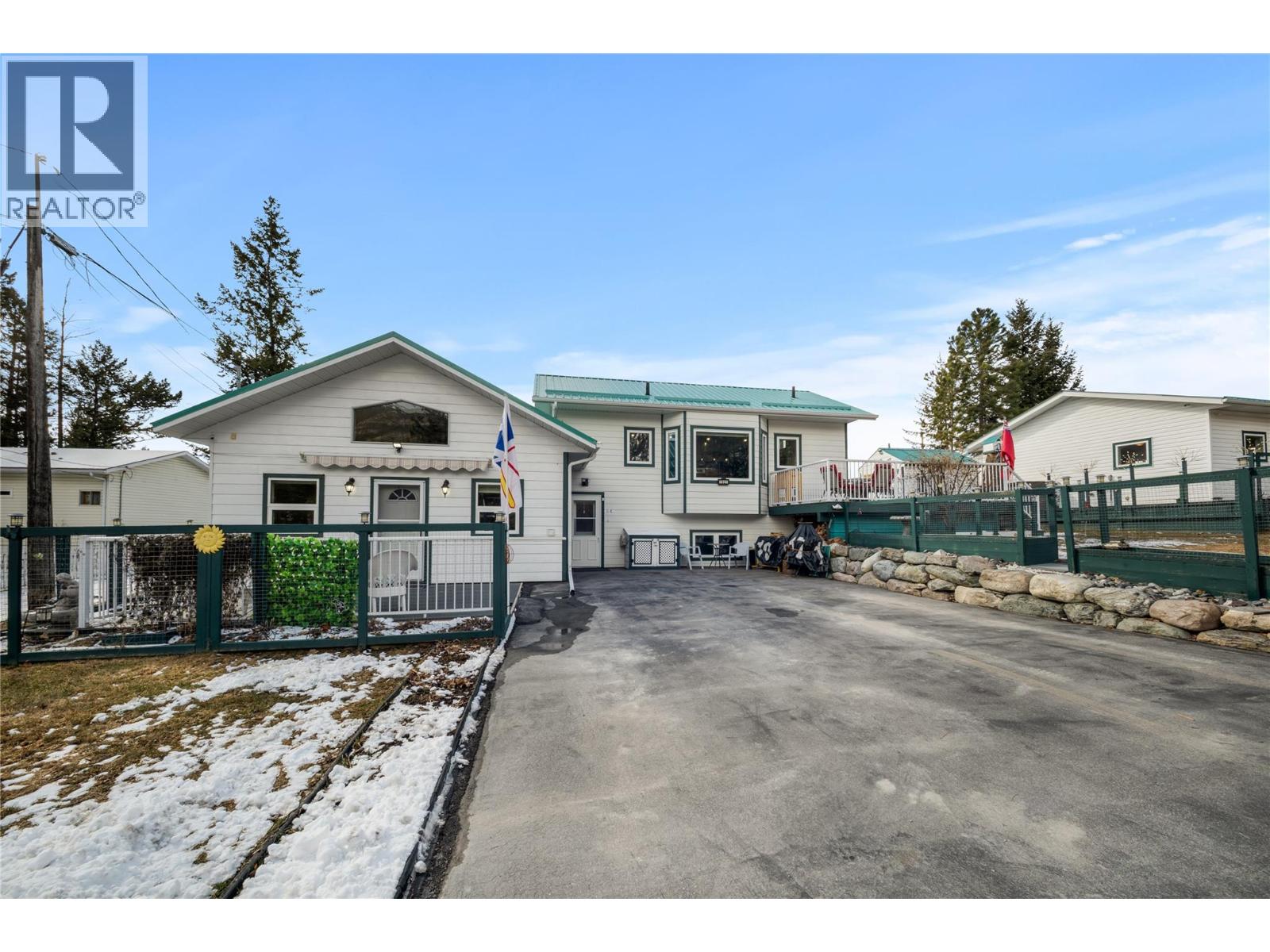7527 Park Drive West, Radium Hot Springs