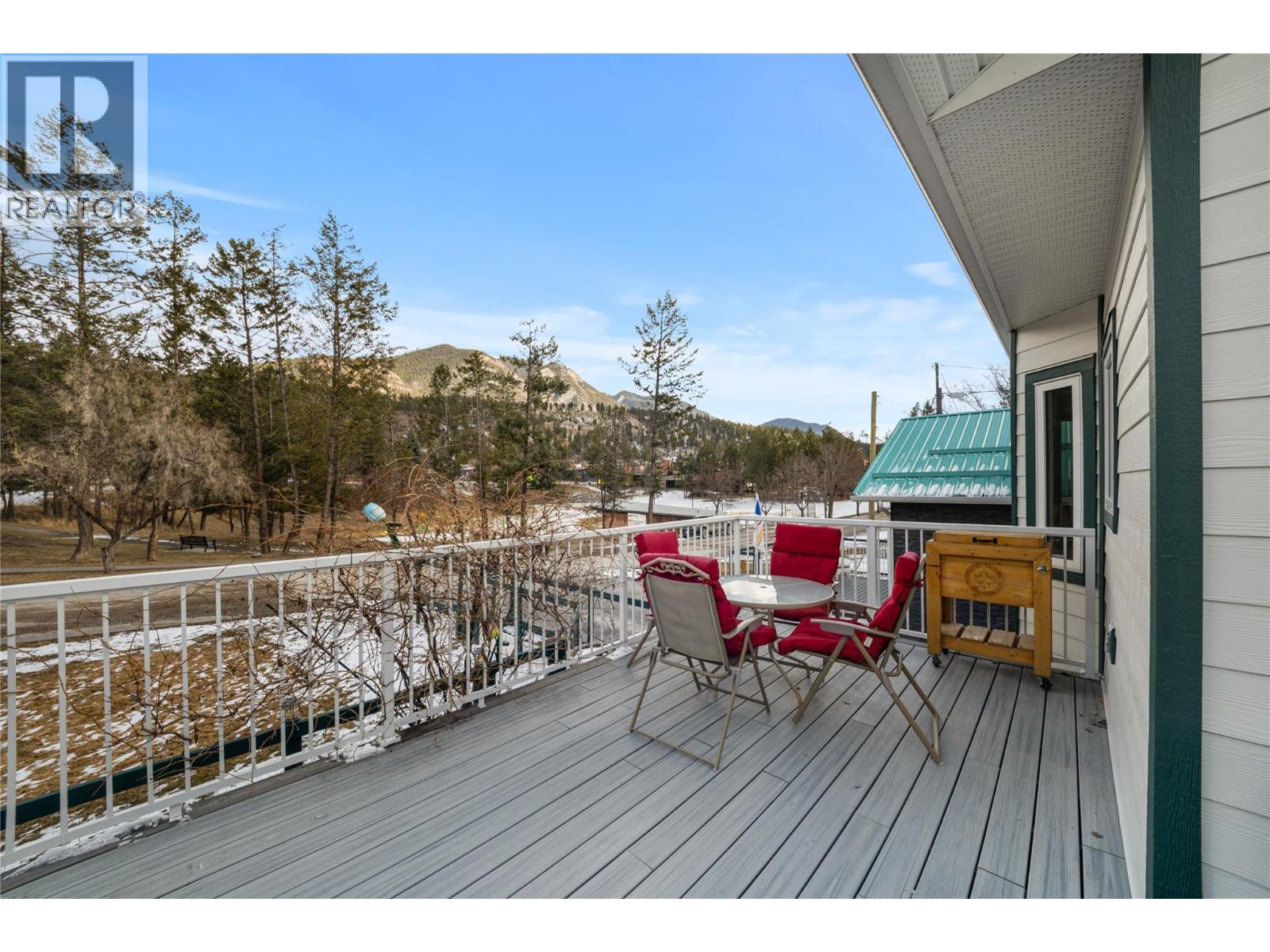 7527 Park Drive West, Radium Hot Springs