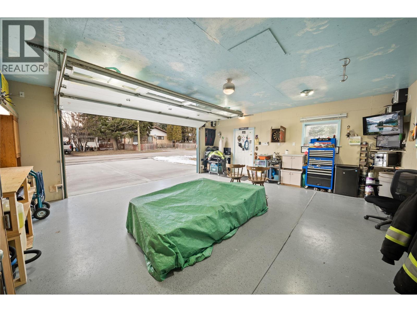 7527 Park Drive West, Radium Hot Springs