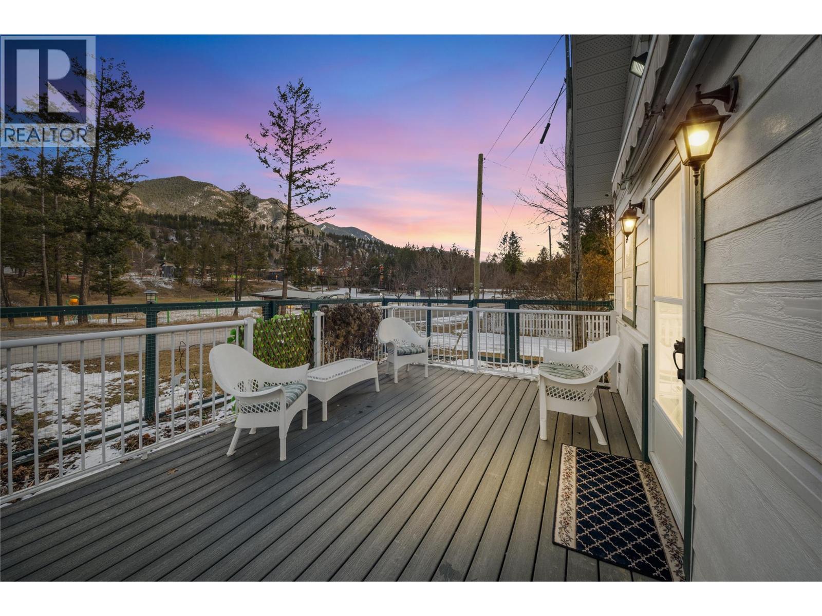 7527 Park Drive West, Radium Hot Springs