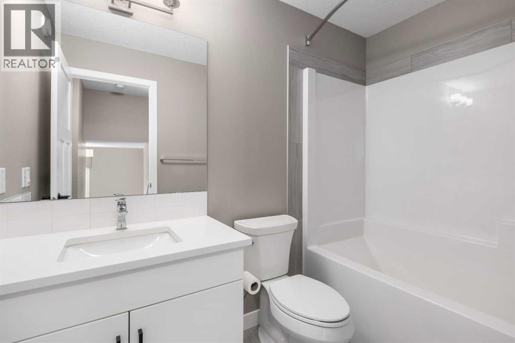 Single Family House 4 Level for Sale in  Evanston Hill NW Evanston Calgary 