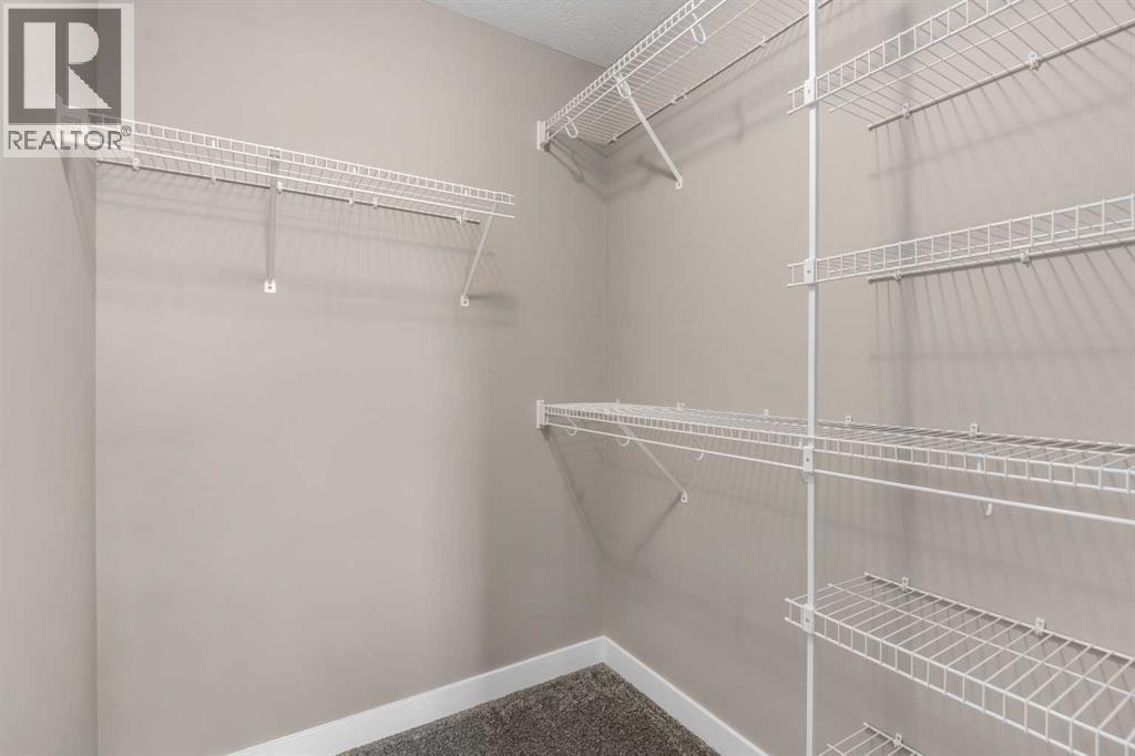 Single Family House 4 Level for Sale in  Evanston Hill NW Evanston Calgary 