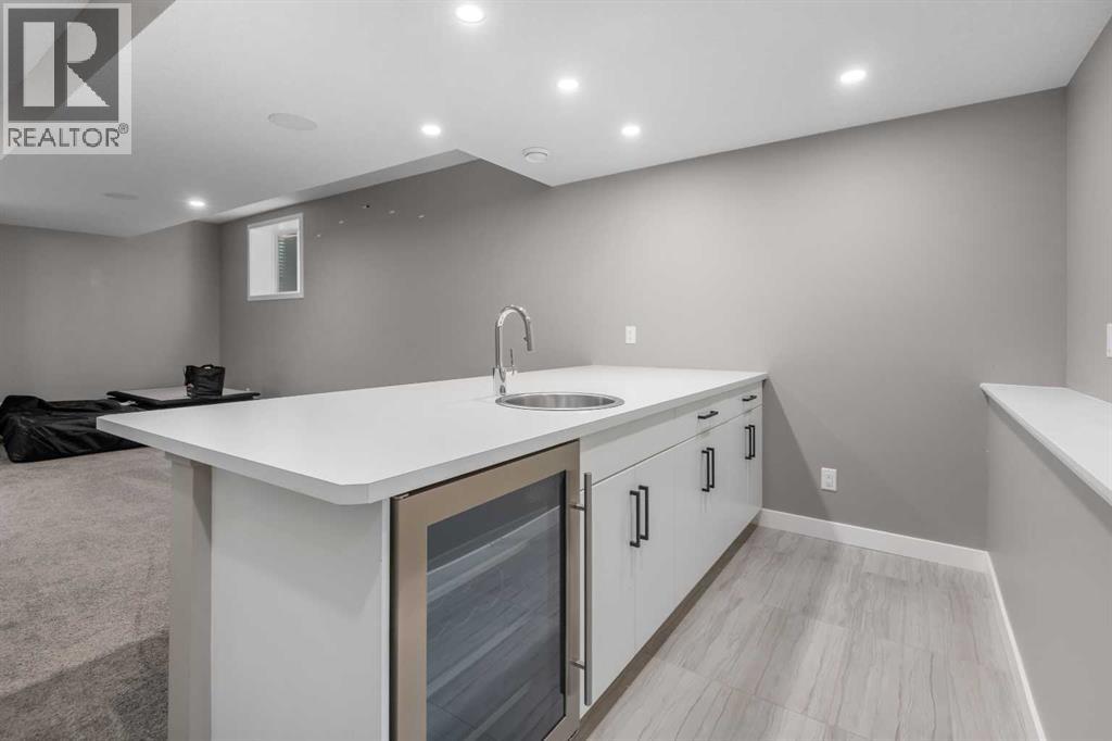 Single Family House 4 Level for Sale in  Evanston Hill NW Evanston Calgary 