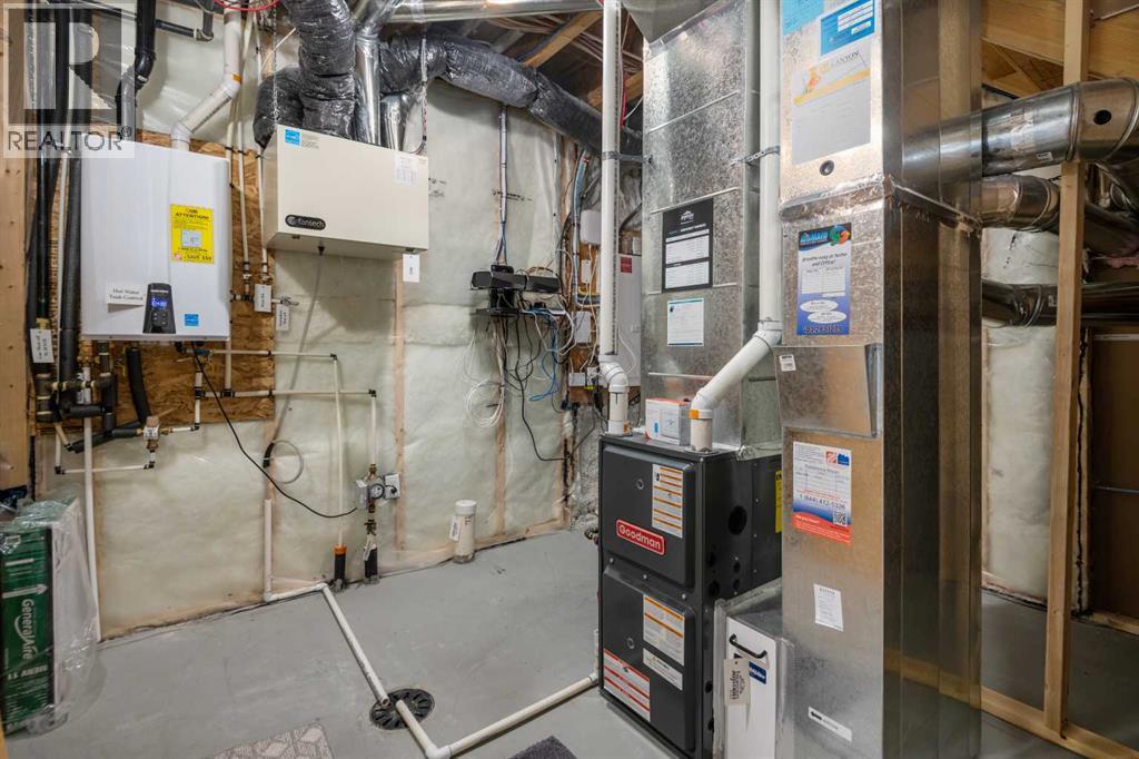 Single Family House 4 Level for Sale in  Evanston Hill NW Evanston Calgary 