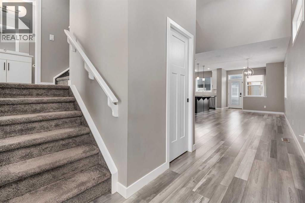 Single Family House 4 Level for Sale in  Evanston Hill NW Evanston Calgary 