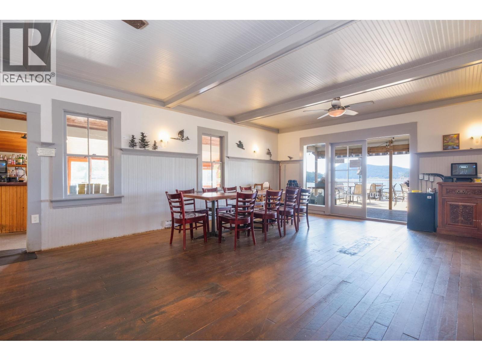 400 FERNHILL ROAD, Mayne Island