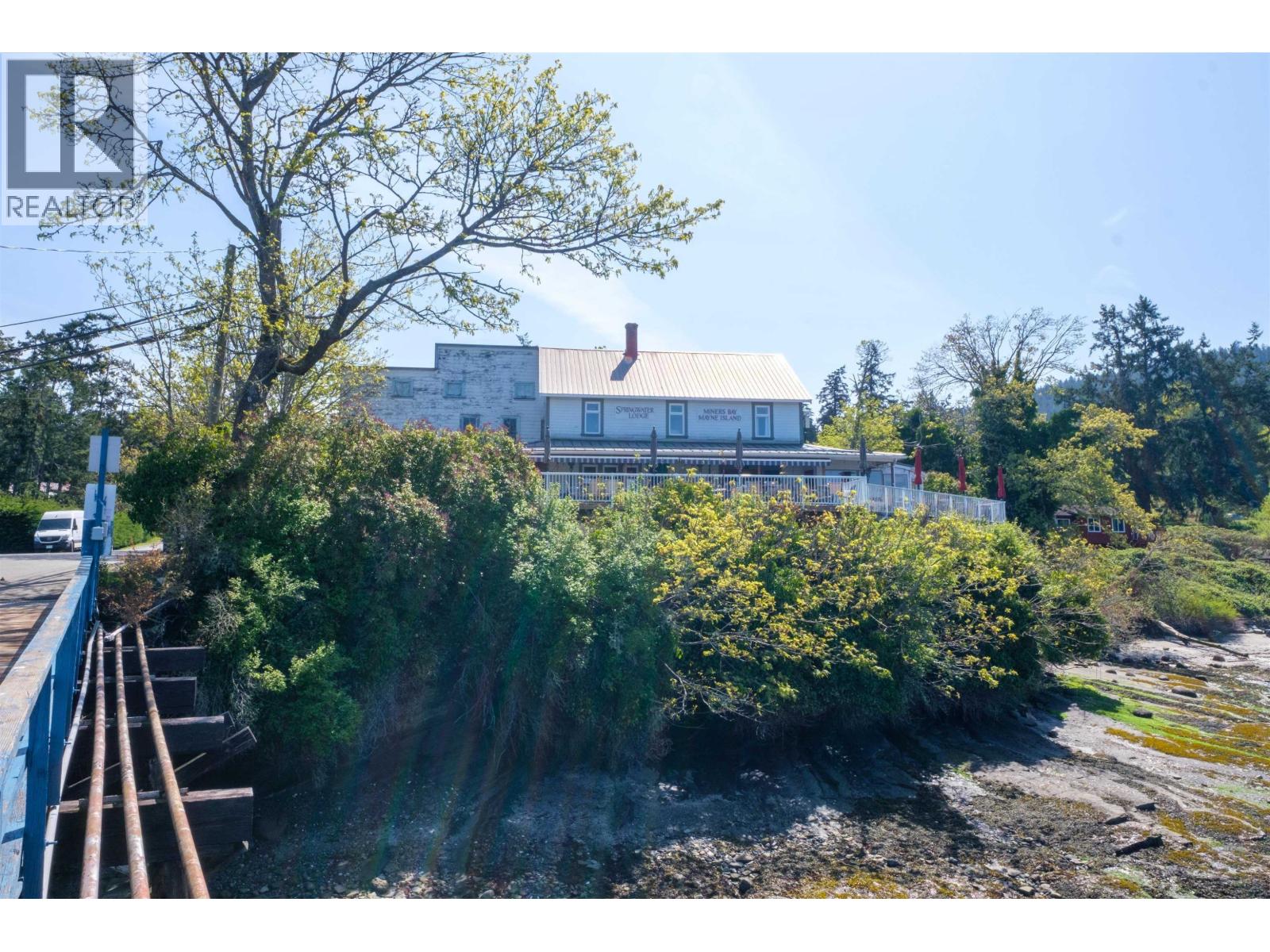400 FERNHILL ROAD, Mayne Island