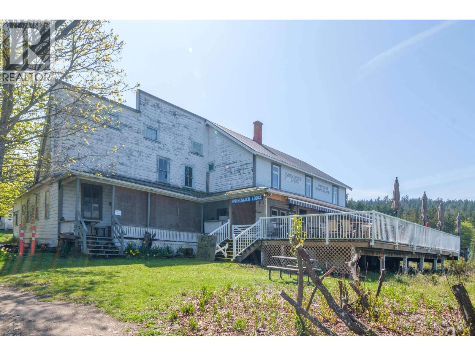 400 FERNHILL ROAD, Mayne Island