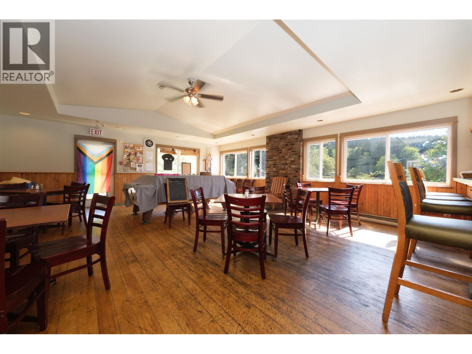 400 FERNHILL ROAD, Mayne Island