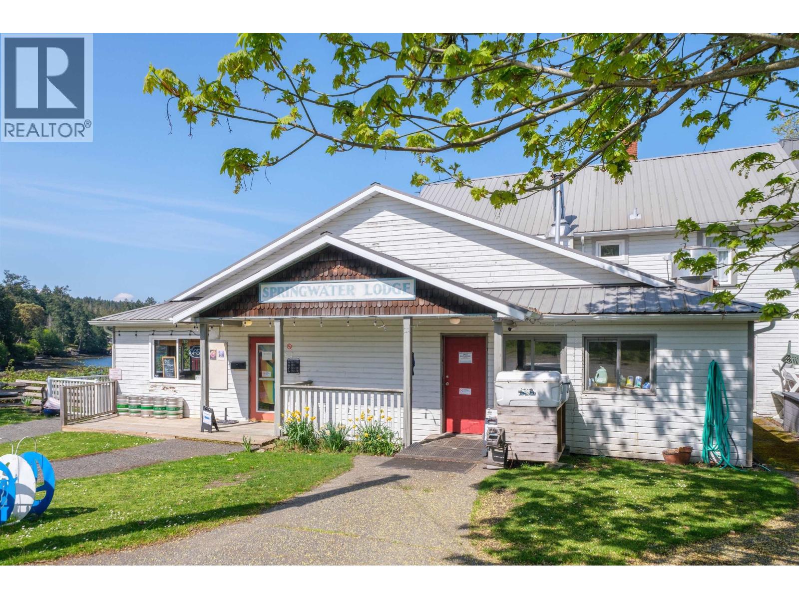 400 FERNHILL ROAD, Mayne Island