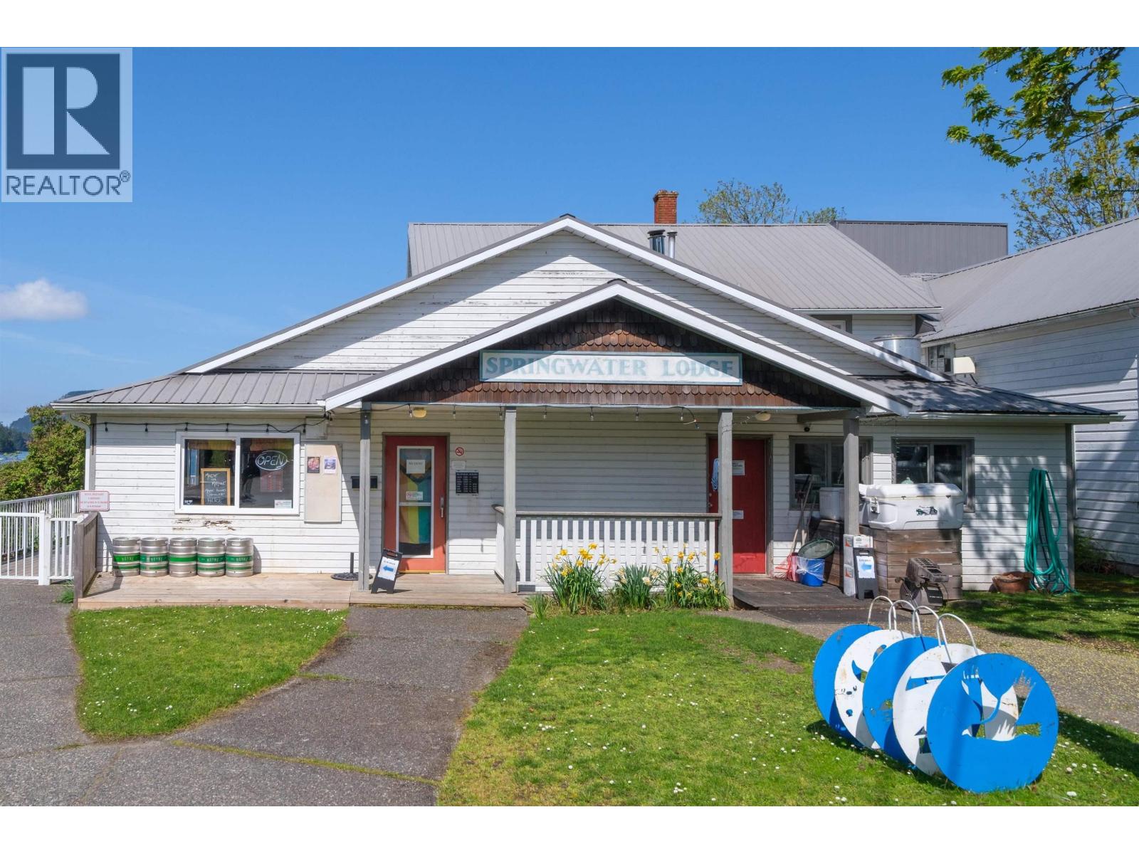 400 FERNHILL ROAD, Mayne Island