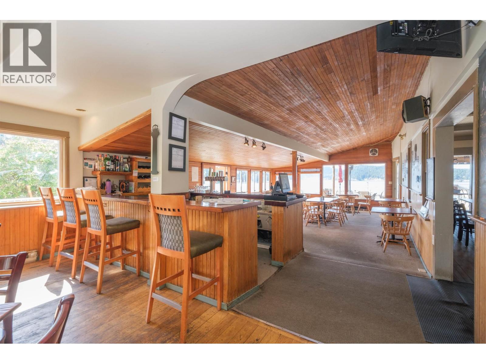 400 FERNHILL ROAD, Mayne Island