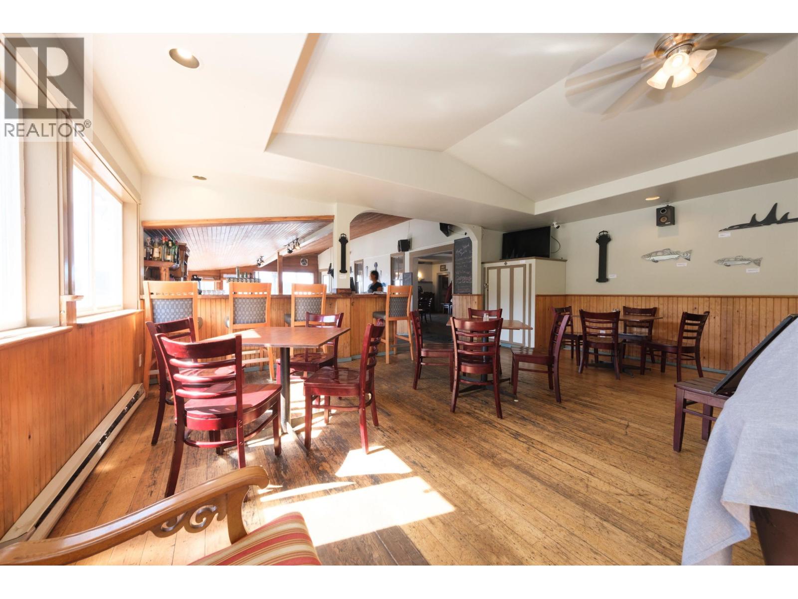 400 FERNHILL ROAD, Mayne Island