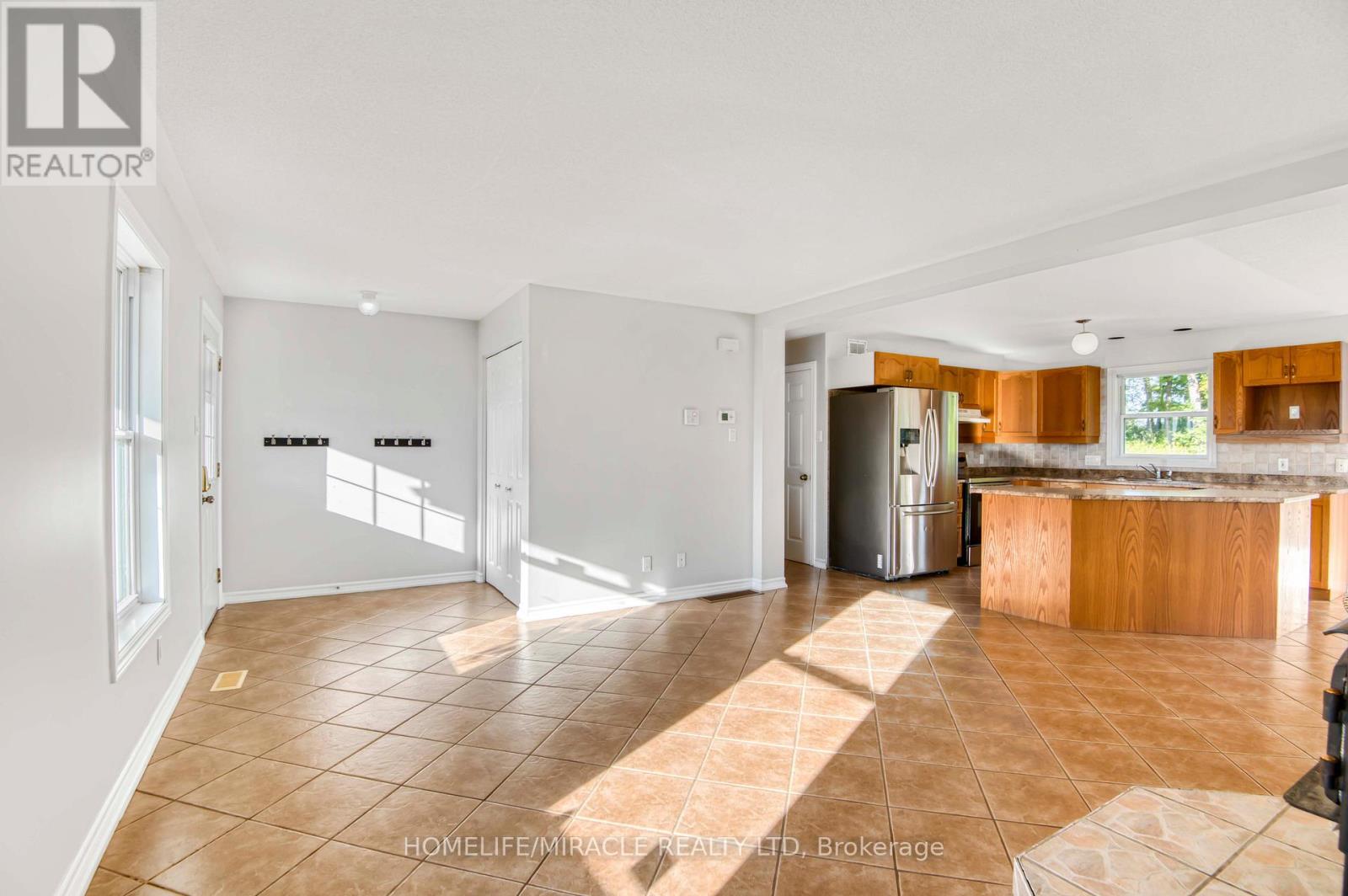 682093 260 SIDE ROAD - 20