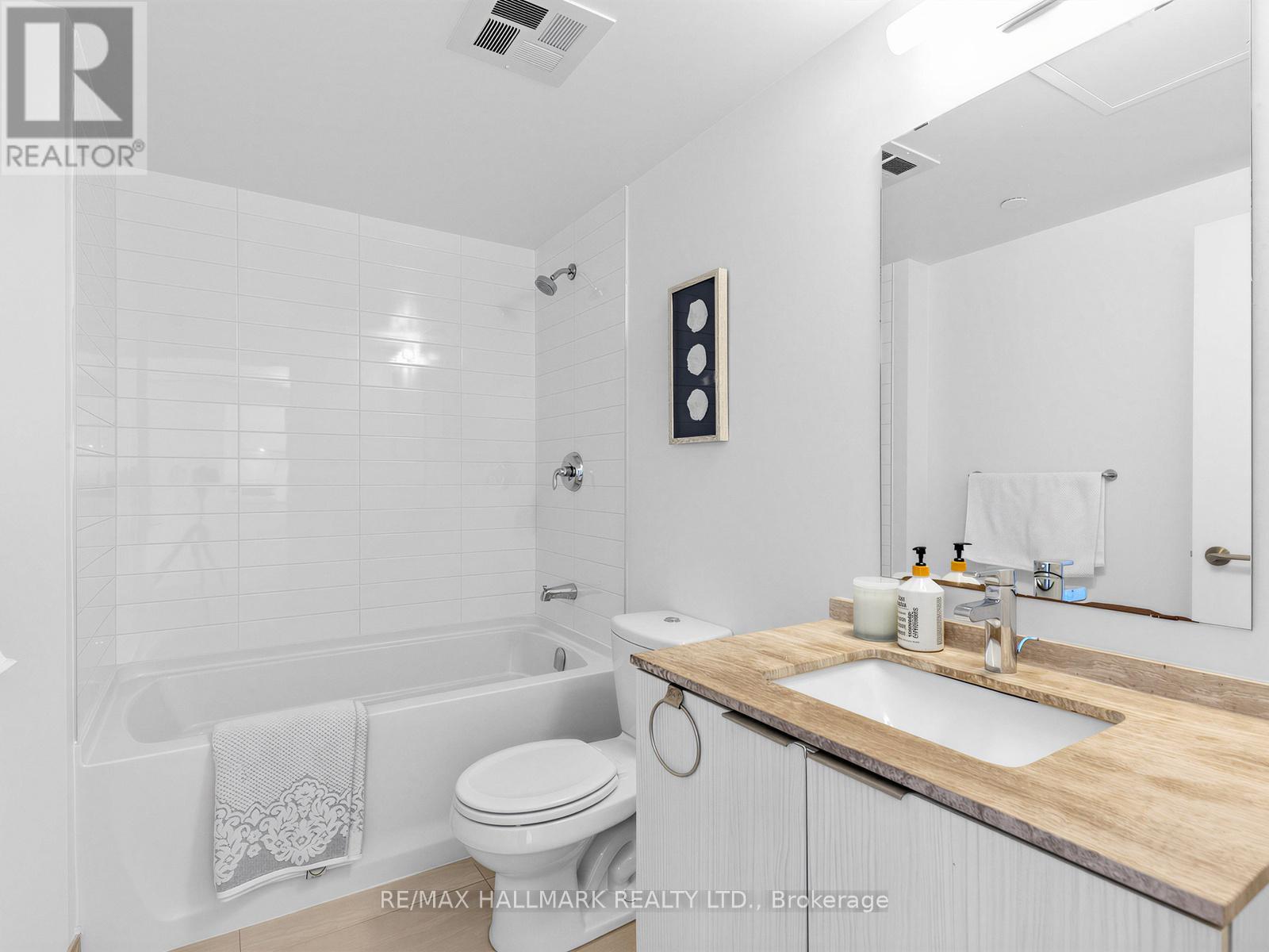 #3909 11 WELLESLEY STREET W - 17