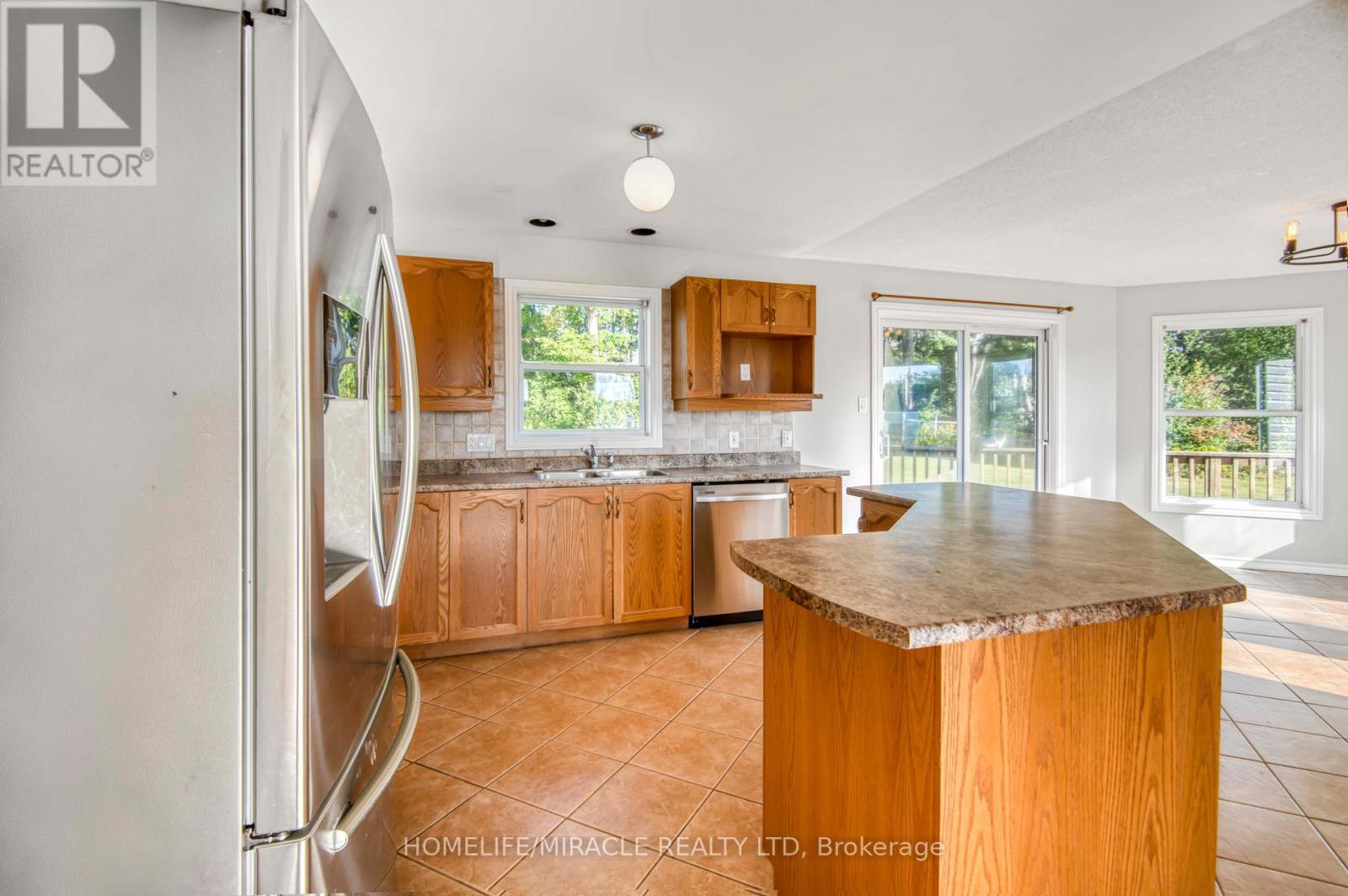 682093 260 SIDE ROAD - 7