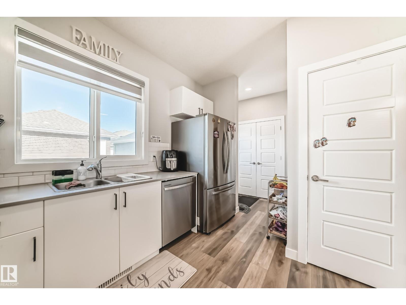 572 GLENRIDDING RAVINE DR SW - 13