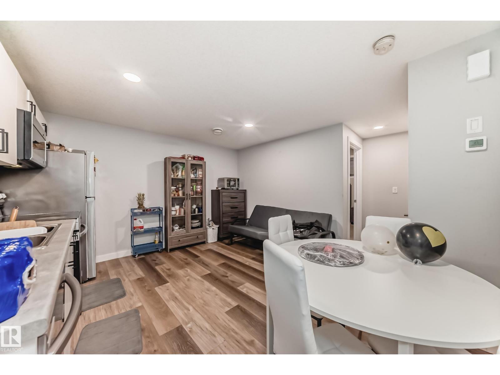 572 GLENRIDDING RAVINE DR SW - 42