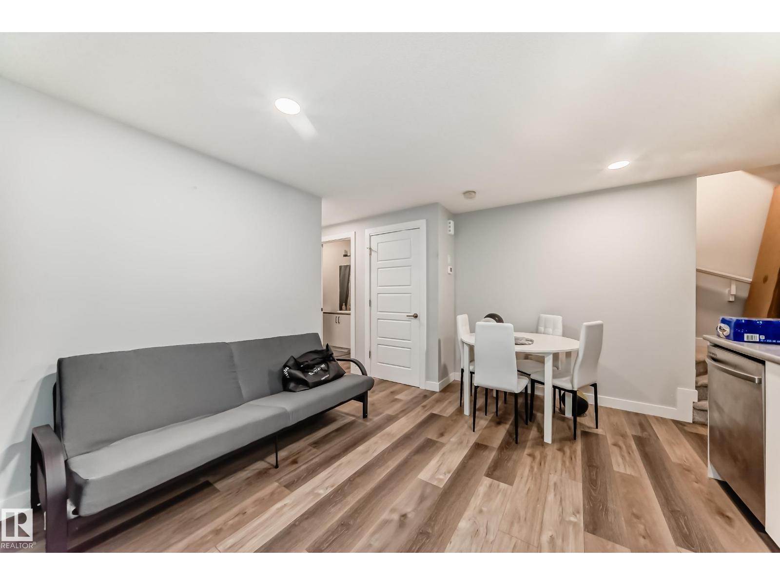 572 GLENRIDDING RAVINE DR SW - 43