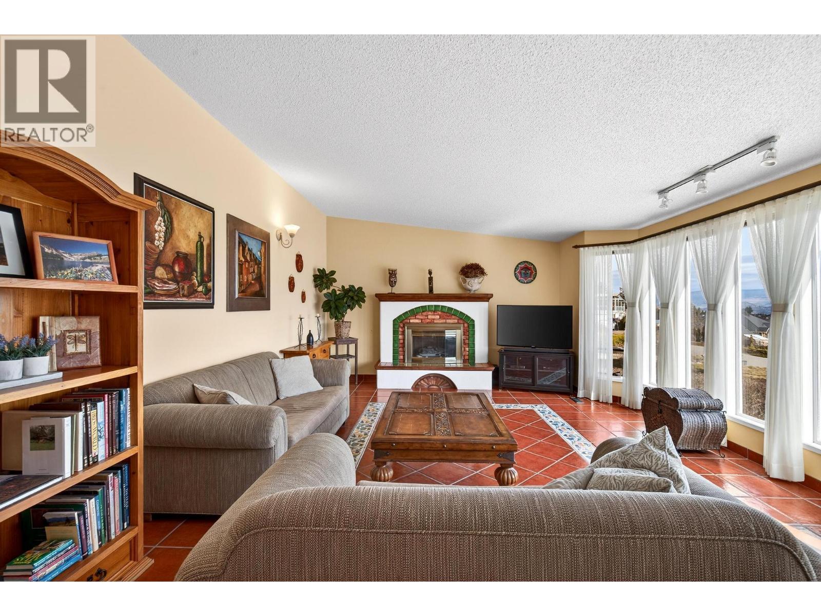  1141 Trevor Drive, West Kelowna