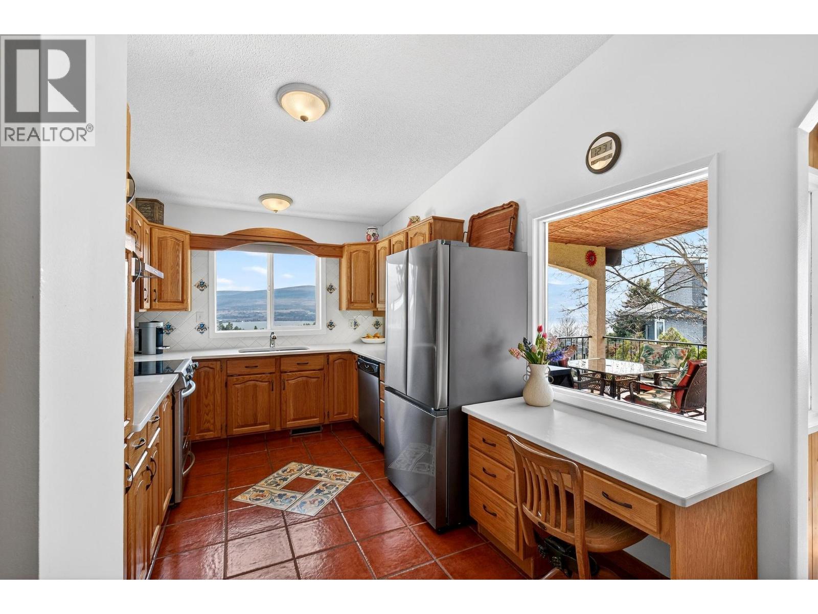  1141 Trevor Drive, West Kelowna