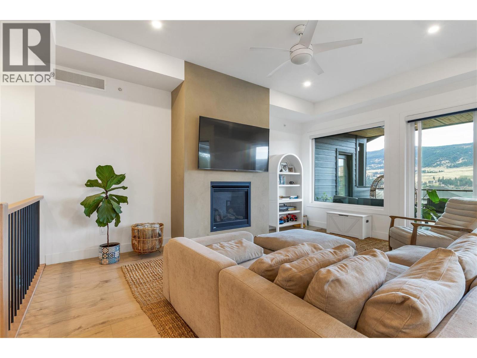 11559 Middleton Court, Lake Country